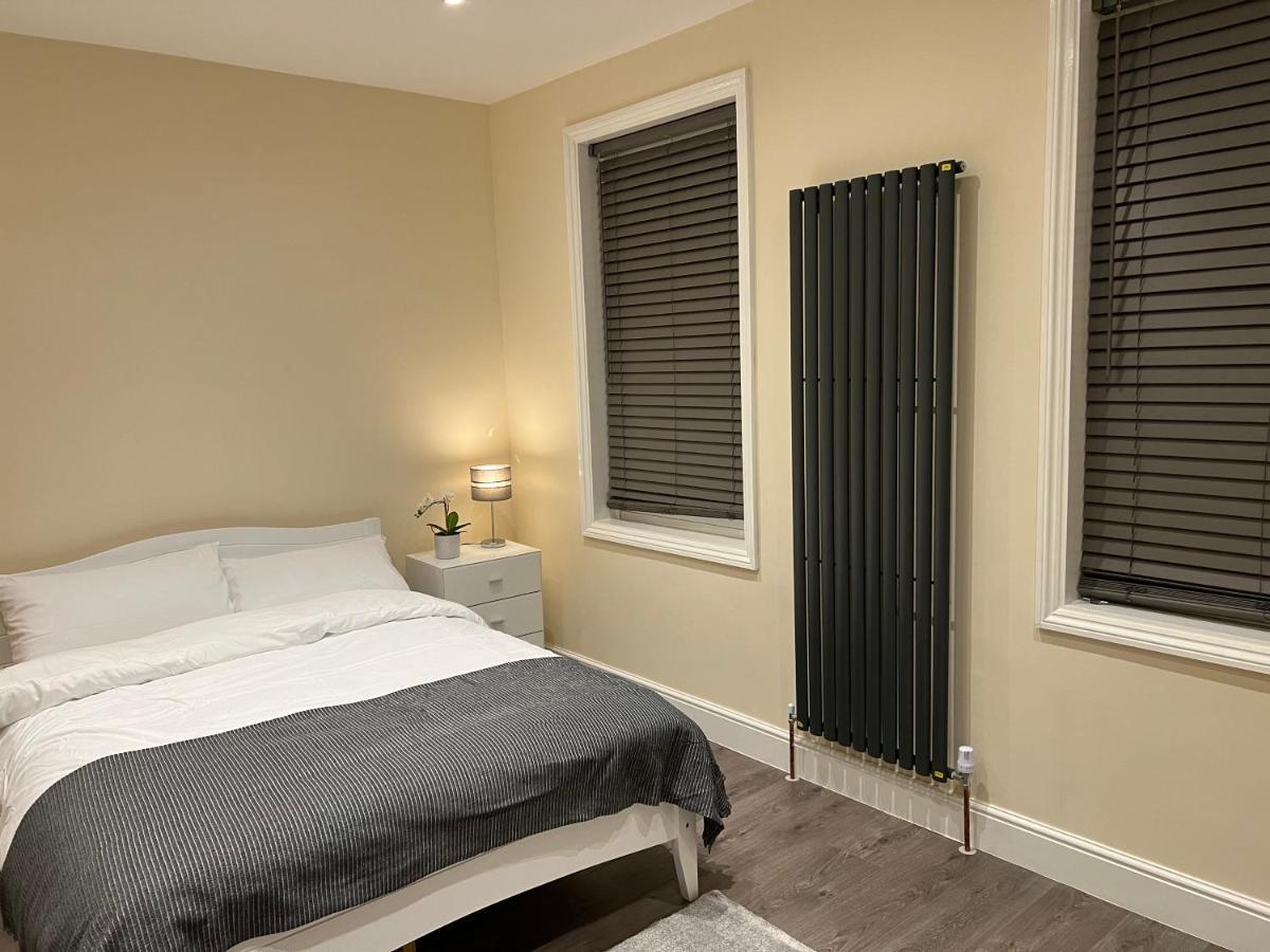 Beautiful Rooms Only Few Steps Away From Bruce Grove Tottenham Stadium Лондон Екстериор снимка
