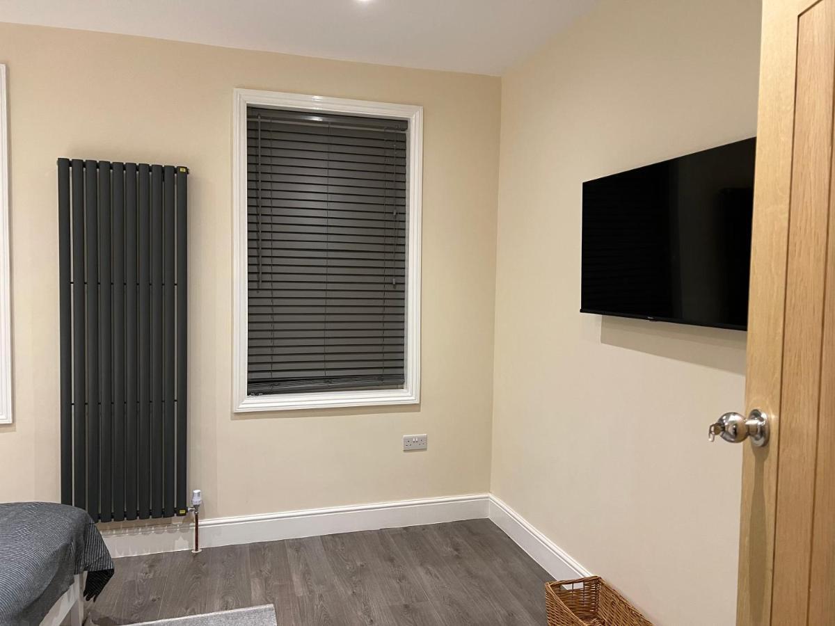 Beautiful Rooms Only Few Steps Away From Bruce Grove Tottenham Stadium Лондон Екстериор снимка