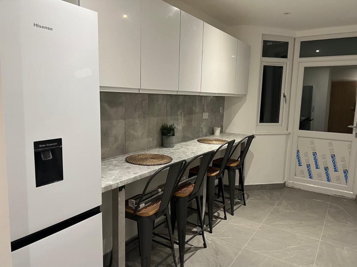 Beautiful Rooms Only Few Steps Away From Bruce Grove Tottenham Stadium Лондон Екстериор снимка