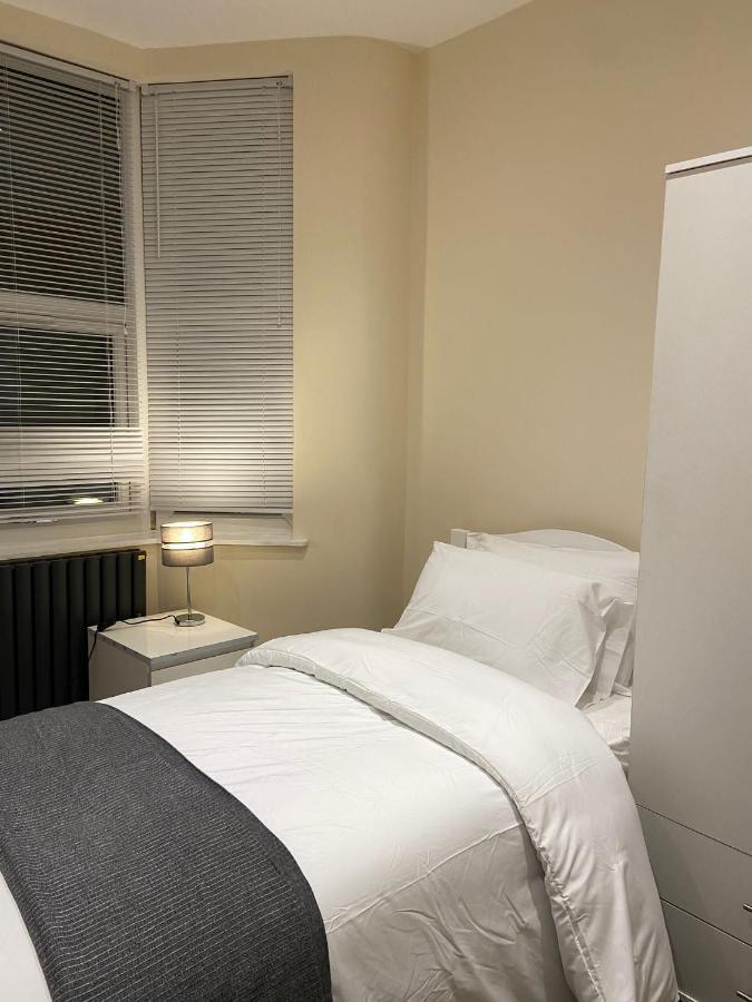 Beautiful Rooms Only Few Steps Away From Bruce Grove Tottenham Stadium Лондон Екстериор снимка