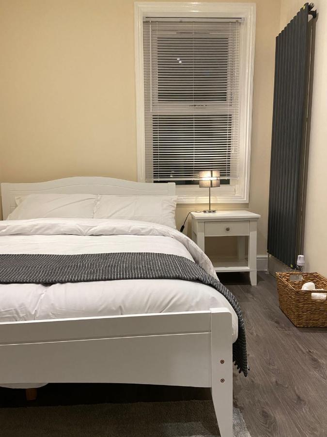 Beautiful Rooms Only Few Steps Away From Bruce Grove Tottenham Stadium Лондон Екстериор снимка